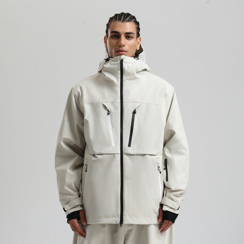 Locker geschnittene, wasserdichte Skijacke mit isolierendem, atmungsaktivem Design