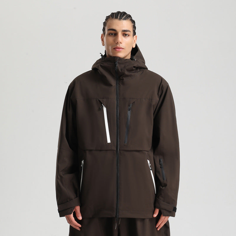 Locker geschnittene, wasserdichte Skijacke mit isolierendem, atmungsaktivem Design